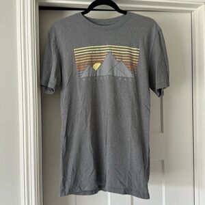 Men’s the North Face tshirt